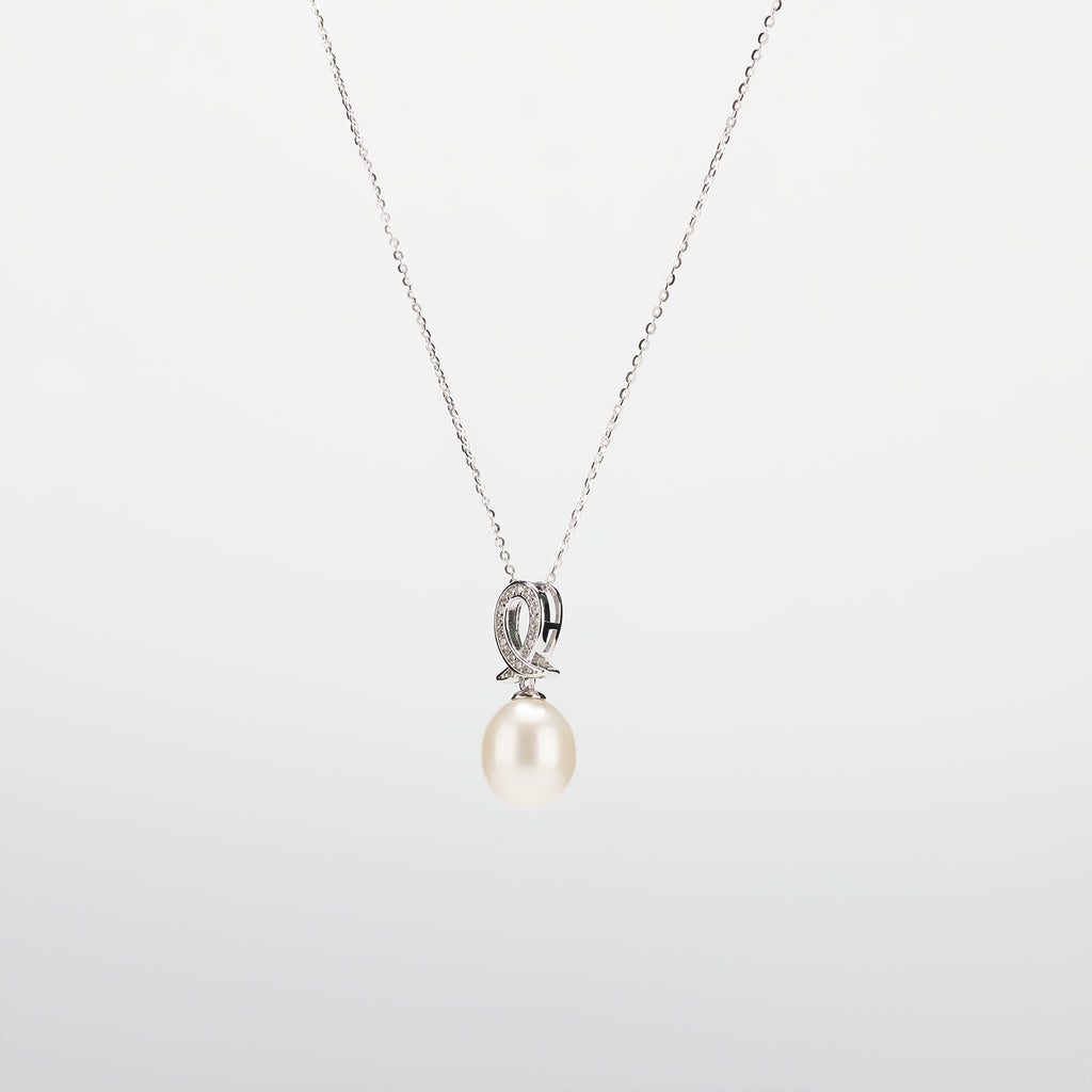 Pearl  pendant necklace on a white background