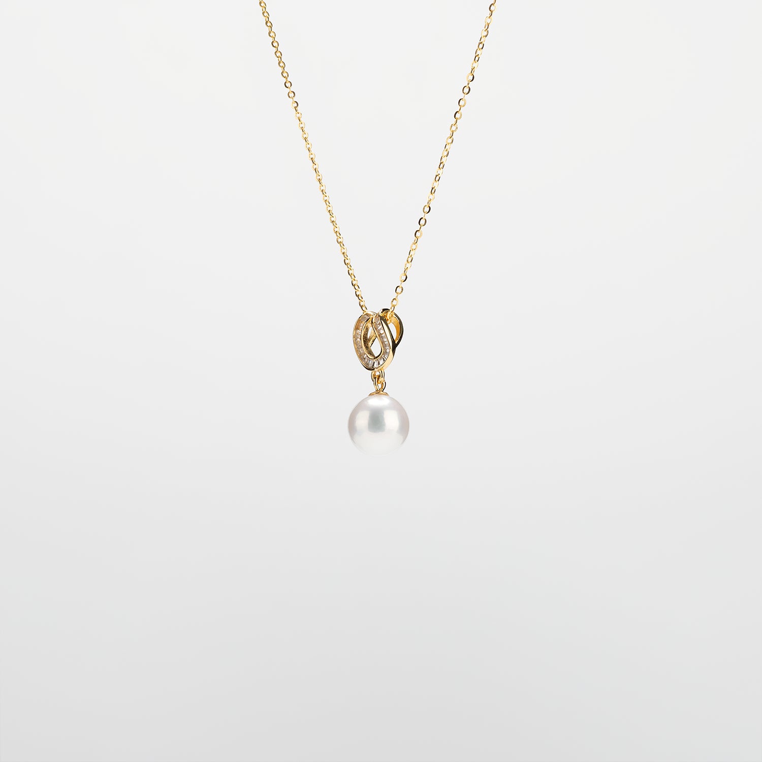 Vesper Pearl Pendant Necklace