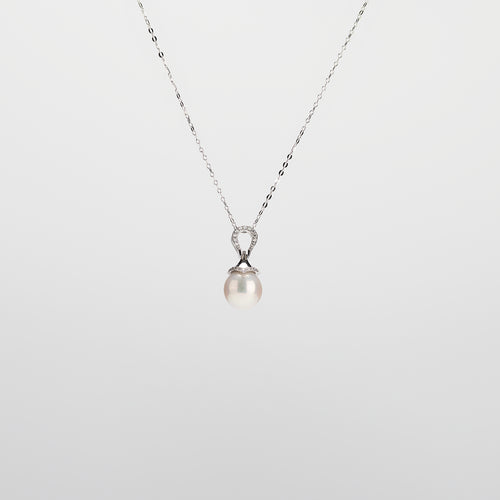 Pearl  pendant necklace on a white background